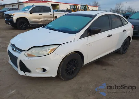 2012 Ford Focus S z USA, uszkodzony, nr VIN 1FAHP3E26CL433454